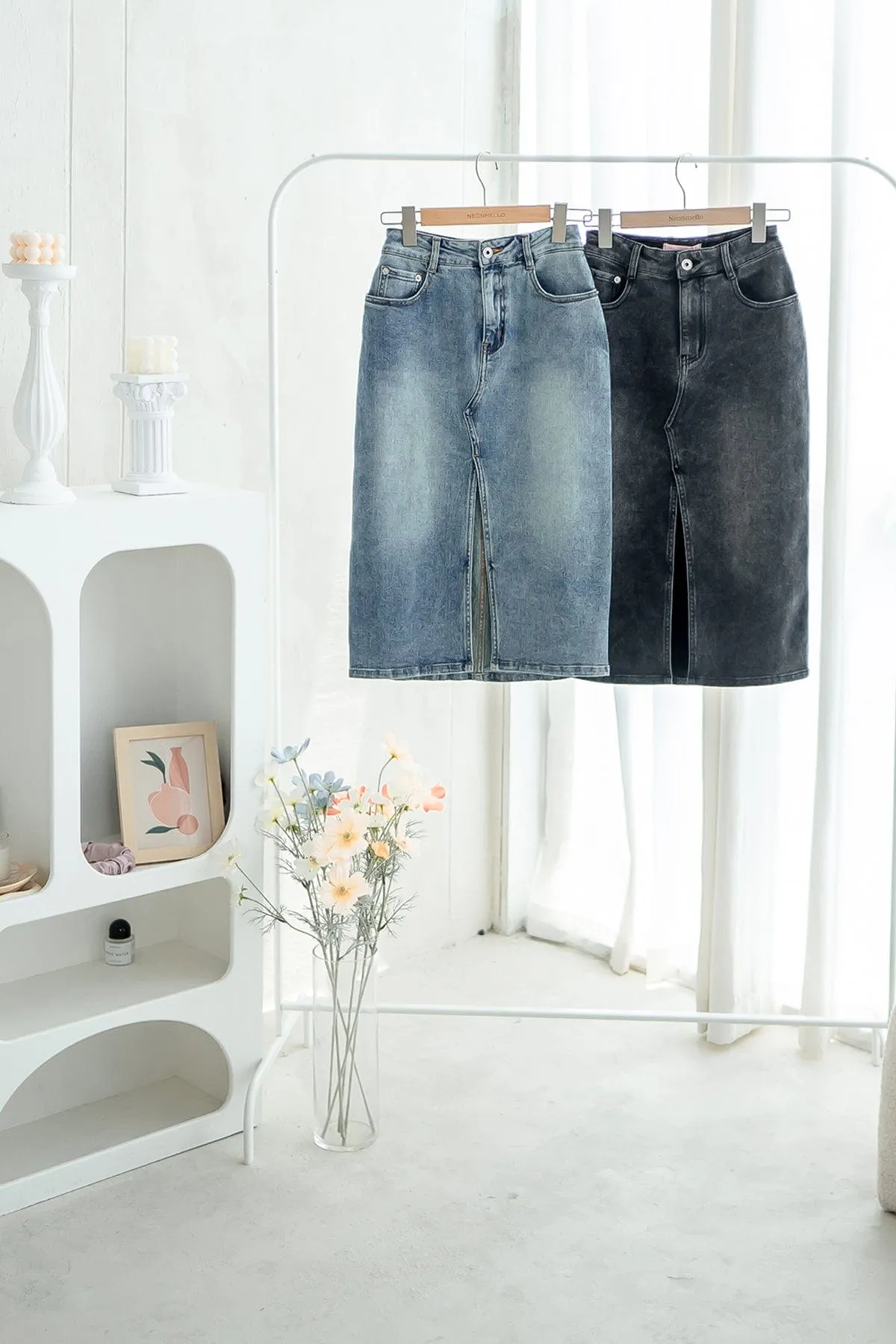 MERALD FRONT SLIT DENIM SKIRT IN ACID BLUE